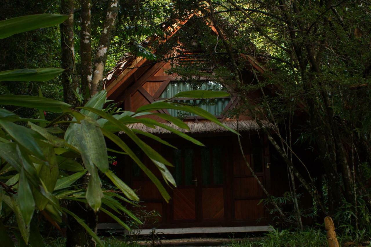 Les Acacias Bungalows Manambolo Exterior photo